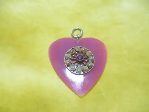 Jade Anhänger aus der Jugendstilzeit gefasst mit 1 Rubin u. Süßwasser Perlen Juwelierarbeit ! Jugendstil um 1910-20 wohl Frankreich