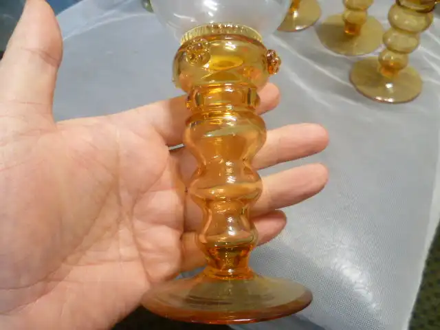 Theresiental5 traumhaft schöne Weinrömer original aus der Zeit des Historisus um 1880 Manufaktur Theresienthal Römer mit Hohlbalusterstengel 1