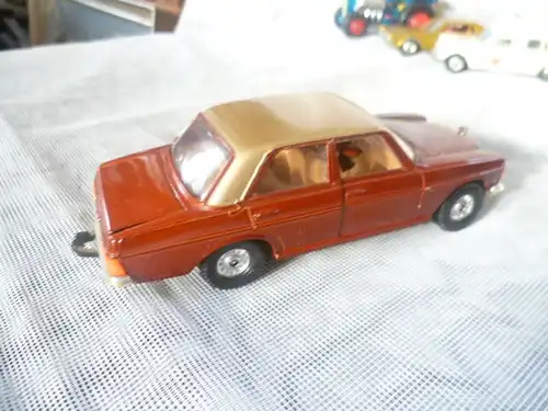 Corgi 1: 32  Merzedes Benz 240 D braunmetallic Dach Goldmetallic  Top Zustand