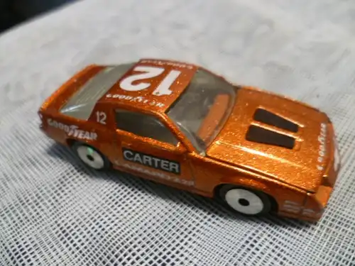  Camaro Iroc -Z-28  von 1985  in 1:63  WErbefahrzeug viele Aufkleber Top aus der Vitrine 