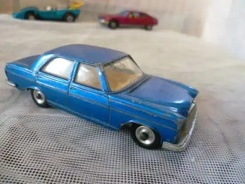 Dinky Toys Merzedes 250 SE 1:43 Nr.160  Batteriebetrieb ! Blau Metallic gut erhalten