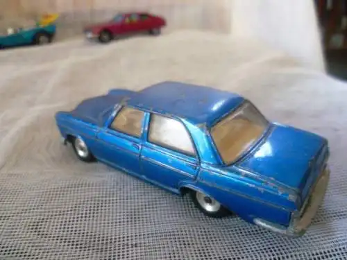 Dinky Toys Merzedes 250 SE 1:43 Nr.160  Batteriebetrieb ! Blau Metallic gut erhalten