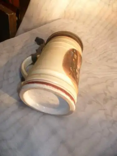 Zunftkrug eines Jägers um 1870 Bayern "Die unfehlbare Niederlage" Jäger Klerus und Landmann beim Skat 