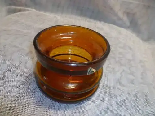 CASCADE Eleganz hier ein Entwurf von  Designer Cari Zalloni 1937 Athen 2012  Rillenglasvase  Bernsteinfarben   in Form mundgeblasen  der 1960 er Höhe: 8 cm: