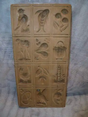 Springerle Modell  12 Motive fein ausgeschnitzt seltene Motive  um 1870 geschnitzt   Provenienz : Bäckerei in Bretten