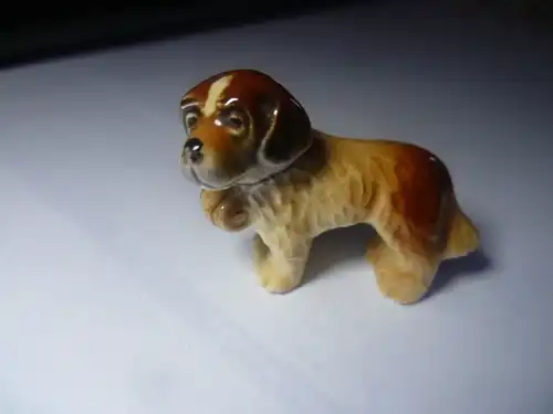 1 Paar Modelle eines Bernhardiners  Porzellan wohl Schweiz oder Erzgebirge  um 1920 M : 50 mm X 35 mm