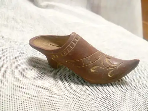 Trumps Technik kleiner geschnitzter Schuh 1914-15  wohl Frankreich Front- Grubenarbeit  Niederlande