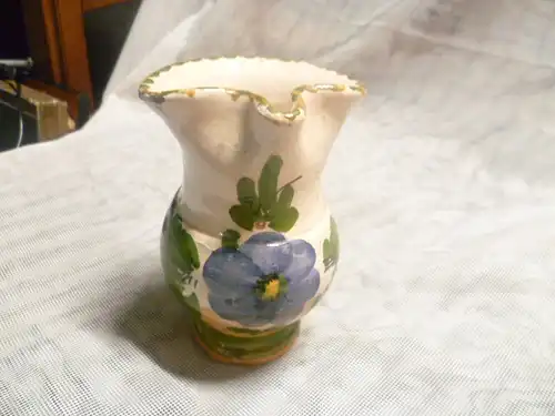 Schnabelkrüglein Miniatur florales Dekor wohl Österreich Ungarn um 1900   H : 11,5cm