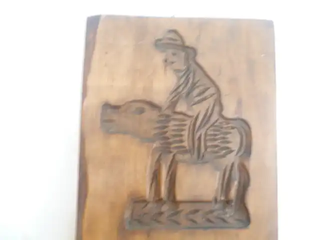 Lebkuchenmodel um 1840-60 Schweinereiter und Reiter hoch zu Ross tief fein geschnitzt um1900 Masse :21 x 50cm Provenienz : Bäckerei Gauss Bretten Baden 2