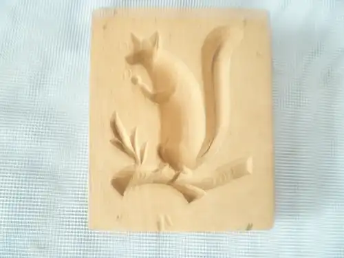 Springerle  tief und fein geschnitzte Eichhörnchen Kirschbaum um 1870 : Provenienz Bäckerei in Bretten