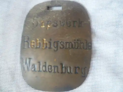 Pferdegeschirr Messingplatte eines Arbeitstieres Gipswerk Rebbigmühle Waldenburg Hohenlohe