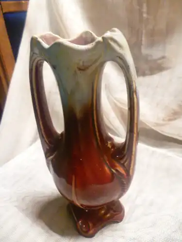 Jugendstil Vase Belgien 1910-25 Flieder-Dunkelrot Bodennr. 1648 BELGIEN Höhe: 24 cm seltene Farbgebung Designerstücke. aus der Vitrine