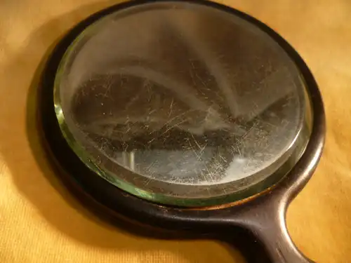 Mooreiche runder Handsspiegel um 1860 Spiegel im Facettenschliff wohl Frankreich verso Silbereinlage mit Monogramm : M 