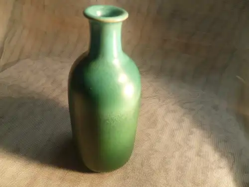 Karlsruher Majolika Vase Lauflasur in Grüntöne um 1970 er Vintage aus der Vitrine 