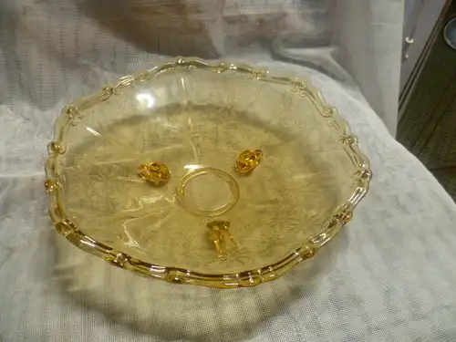 Brockowitz Glas  Jugendstil BONBONIERE Bernsteinfarbenum 1930  Zauberhafte Fußschale Schale Bonboniere besticht nicht nur durch ihre Pokalförmige Form