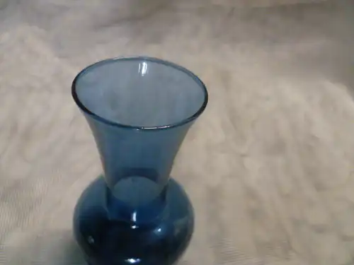 Wilhelm Wagenfeld kleine blaue Vase Vintage 1950 er Nierentisch Ära 