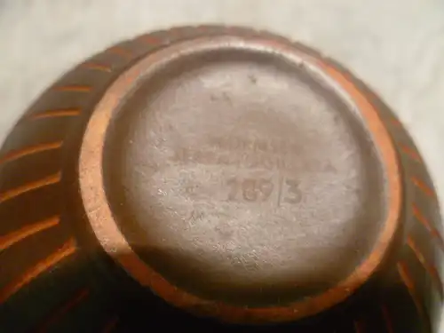 Wormser Terra Sigillata Ballonvase Mokkafarben  Dekor Kerbschnitt Form 209-3