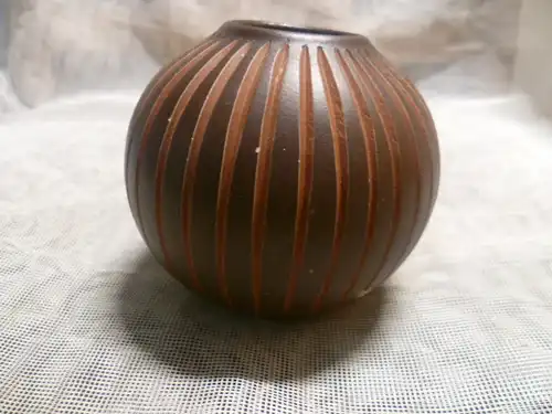 Wormser Terra Sigillata Ballonvase Mokkafarben  Dekor Kerbschnitt Form 209-3