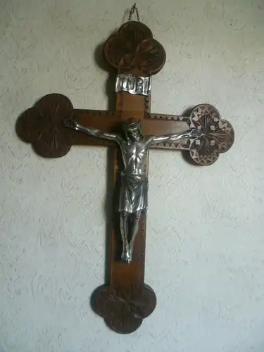 Grabenkunst Tramp Technik Kreuz mit Metall Jesus ca 1900 Volk Art Grabenkunst Tramp Technik