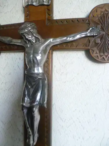 Grabenkunst Tramp Technik Kreuz mit Metall Jesus ca 1900 Volk Art Grabenkunst Tramp Technik