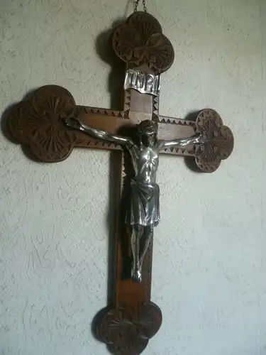 Grabenkunst Tramp Technik Kreuz mit Metall Jesus ca 1900 Volk Art Grabenkunst Tramp Technik