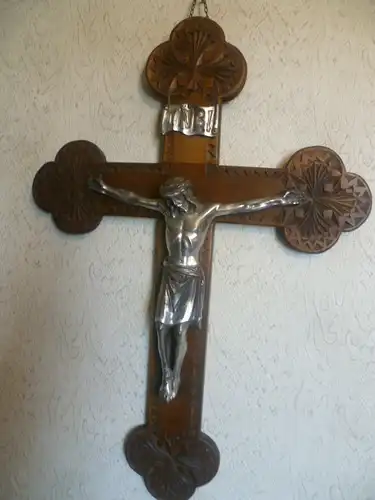 Grabenkunst Tramp Technik Kreuz mit Metall Jesus ca 1900 Volk Art Grabenkunst Tramp Technik