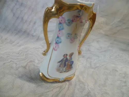 Jugendstil Väschen   mit galanter Scene und Blütendekor Goldstaffage H: 14,5