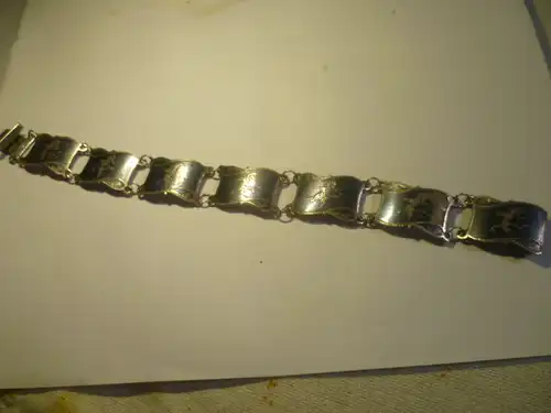 Siam Glieder Armband Tulla Technik mit feinen Gravuren Tempel Tänzerin 835 Silber um 1940 feine Goldschmiedearbeit.