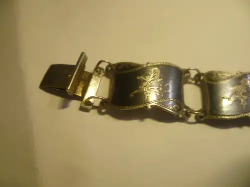 Siam Glieder Armband Tulla Technik mit feinen Gravuren Tempel Tänzerin 835 Silber um 1940 feine Goldschmiedearbeit.