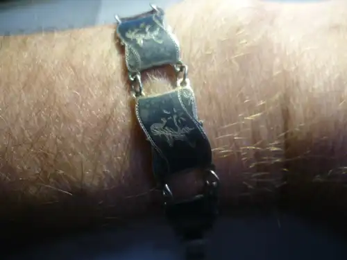 Siam Glieder Armband Tulla Technik mit feinen Gravuren Tempel Tänzerin 835 Silber um 1940 feine Goldschmiedearbeit.