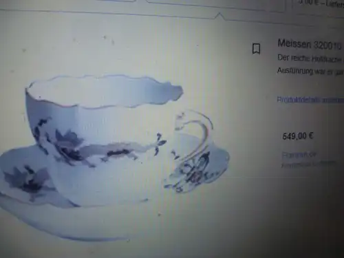 Meissen Deckeldose reicher Drache Schwarz mit Feuerflamme 1 Wahl Deckeldose -/ Schmuckdose Durchmesser 8 cm Höhe:5,5 cm 1.Wahl NEUWERTIG. in den 1970 Jahren gekauft! Zustand : NEUWERTIG in 1.Wahl.