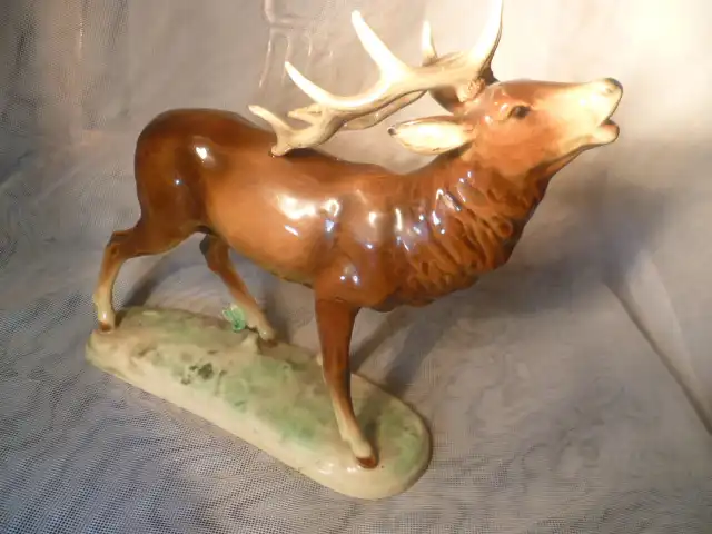 Model Entwurf wohl Prof,Theodor Kärner1884-1966 Prächtiger Hirsch Porzellan Figur wohl Thüringer Porzellan Manufaktur? 0