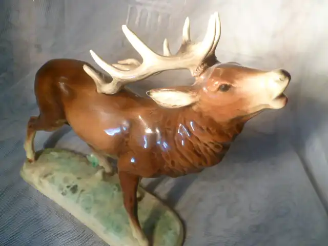 Model Entwurf wohl Prof,Theodor Kärner1884-1966 Prächtiger Hirsch Porzellan Figur wohl Thüringer Porzellan Manufaktur? 1