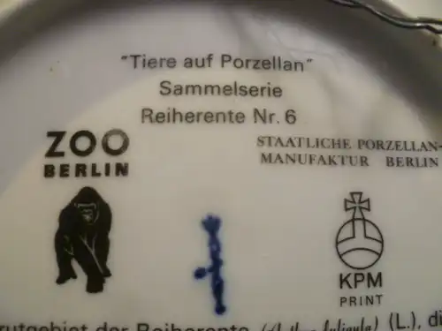  " Tiere auf Porzellan " der königlichen Porzellanmanufaktur Berlin - KPM. Es handelt sich um die Nr.6 - Reiherente