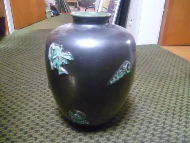 Karlsruher Majolika Nr.5680 Auflagen Dekor Vase Seetiere Art Deko 1920-30 Designer : Josef Hillerbrand ? H: 31 cm aus der Vitrine  ein Hingucker ! 3