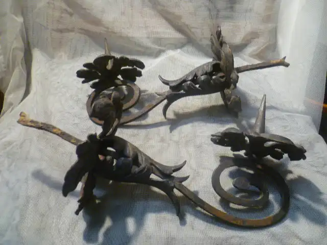2 Stück geschmiedete Kerzen Wandhalter Mitte 19 Jhd ca 1840-60 zum in 1 Mauerwerk einmauern  0
