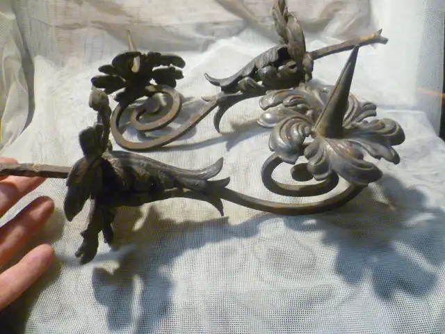 2 Stück geschmiedete Kerzen Wandhalter Mitte 19 Jhd ca 1840-60 zum in 1 Mauerwerk einmauern  1