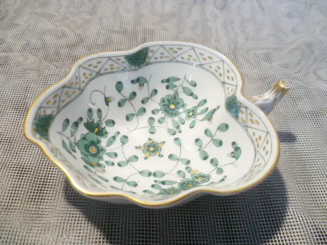 Meissen Blatt Schälchen Goldrand indisch grün Masse: 10,5 cm X 9,5 cm 0