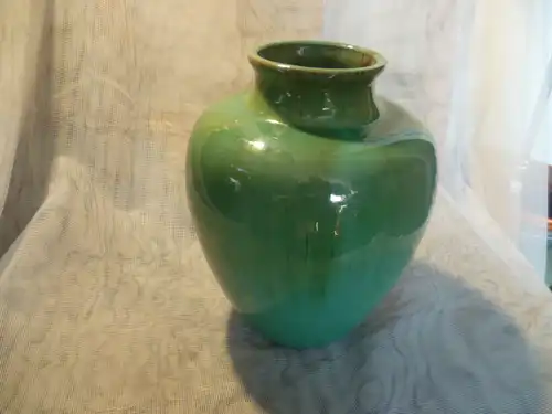 Grün Lauflasur Keramik in der Art der Rüppurrer Keramiken H: 20 cm aus der Vitrine  ein Hingucker !