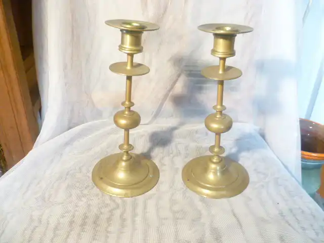 Ein seltenes Paar Tisch Kerzenständer Italien um 1800 museal Messing Bronze sehr guter originaler Erhaltungszustand  0