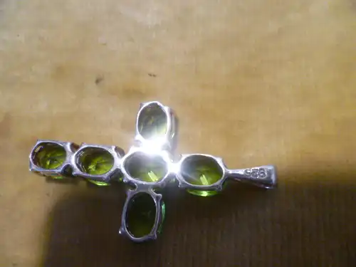 925 Silber Kreuz Anhänger besetzt mit Peridot Steinen Masse 40 mm x 22 mm