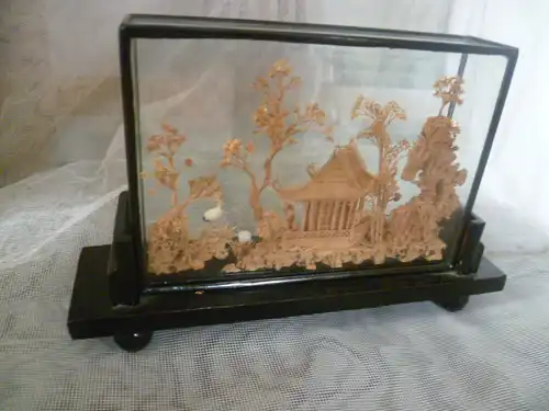  Fuzhou Fujian Kork Schnitzerei Handwerkskunst aus Ostchina  Art Deko um 1940 .