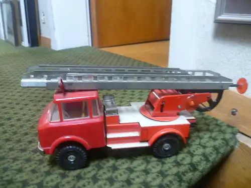 MS Brandenburg Skoda Blech Feuerwehr - DDR 60´er Jahre Geschenk für einen Feuerwehr / DDR Spielzeug / Blechspielzeug Sammler  biete 30 cm lange