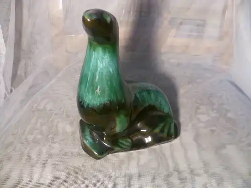 Seehund Studiokeramik Art Deko um 1940 sehr naturalistisch  18x15x9 cm aus der Vitrine