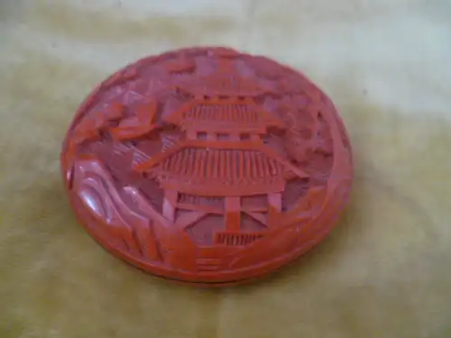 Chinoiserie Sammler, eine chinesische rot lackierte Deckeldose Puderdose Bakelit Mid Century 1940