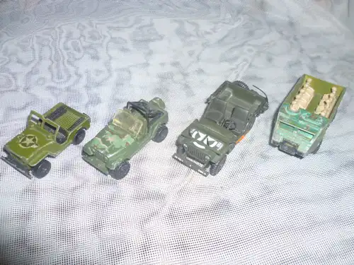 Matchbox Militaria Konvolut ab 1976= 3 Jeep+Personal Carrier