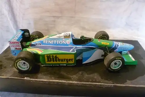 Benetton B194 1:18 - Michael Schumacher Weltmeister 1994 Adelaide GP - GP Replicas Kategorie: Formel 1 Hersteller: GP Replicas Maßstab: 1:18 Automarke: Benetton 
