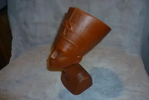 Nofretete Büste Wormser Keramik Mid Centur 60 Jahre Braune Keramik am Stand gemarkt