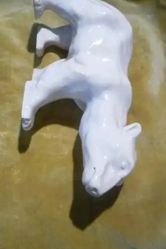 Wandelnder Eisbär Friedrich Goldscheider Terracotta und Keramikmanufaktur Wien Östrerreich - Entwurf von Siegismund Wernekinck (1872-1921)