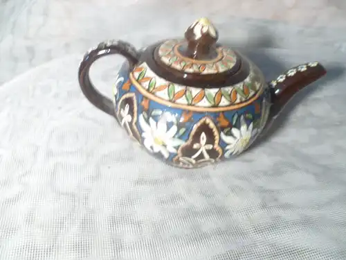 Tee Kännchen mit Deckel Thuner Chrutmuster auch Edelweiß  von Josef Wanzenried 1840-1900 oder Lengacher Max um 1880 entstanden
